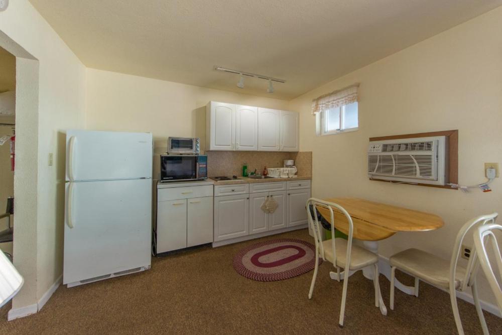 Crystal Sands Motel Wildwood Room photo